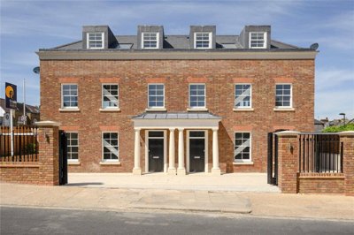 Property on Kings Road, TW10 6EG