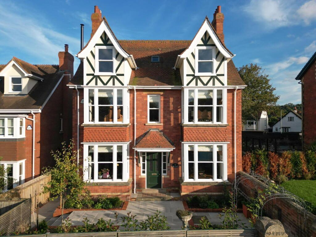 Property main image