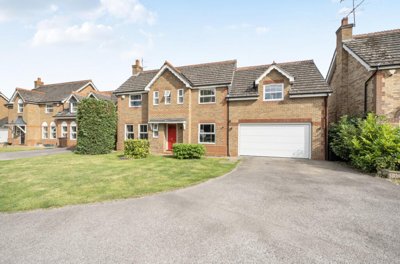 Property on Chatteris Way, RG6 4JA