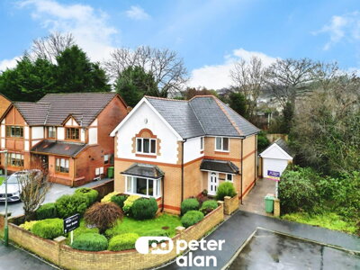 Property on Glendale Gardens, NP12 3TR