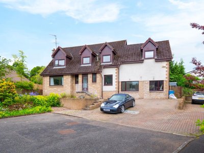Property on Cattermills, G63 0BB
