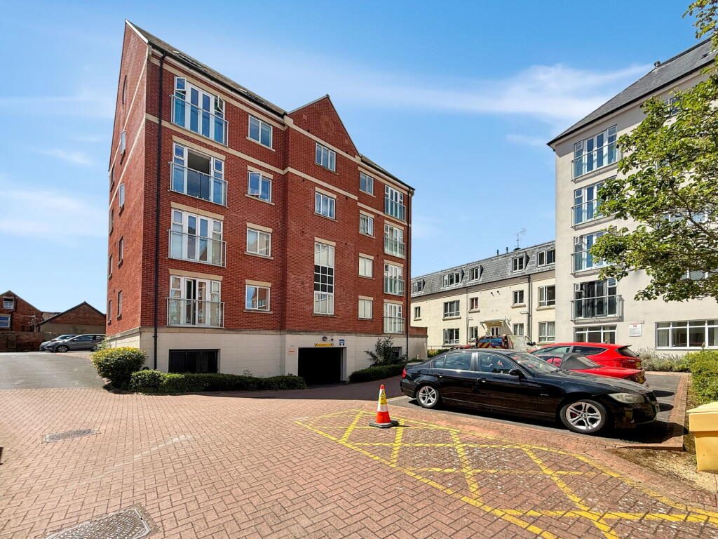 Property main image
