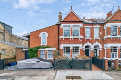 Property on Rectory Road, SW13 0DU