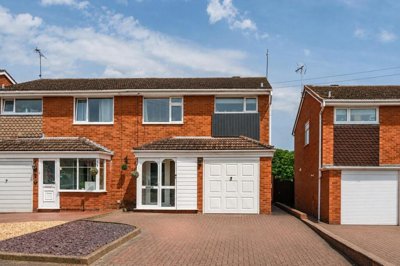 Property on Prior Close, DY10 3YR