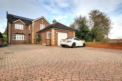 Property on Willingham Way, HU10 7NL