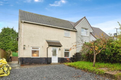 Property on Llwynon, SA6 5NQ