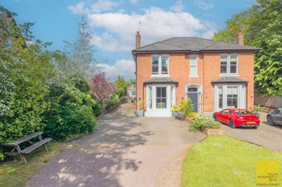 Property on Battenhall Road, WR5 2BP