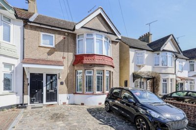 Property on Southsea Avenue, SS9 2BJ