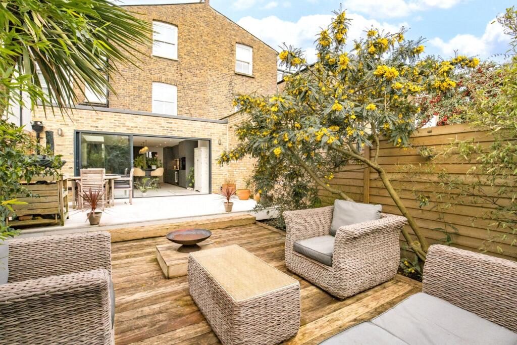 Terraced House