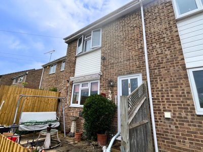 Property on Chantry Mead, RG17 0HT