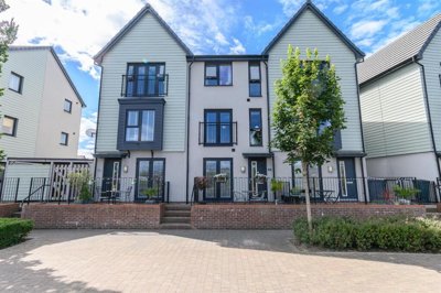 Property on Rhodfa Cambo, CF62 5BS