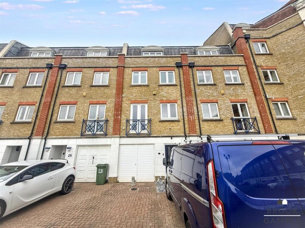 Property main image
