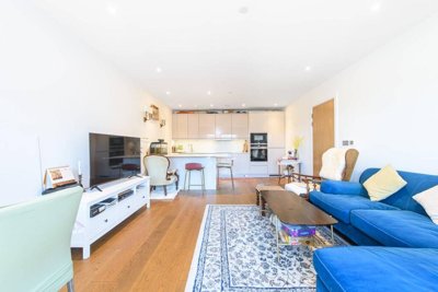 Property on Lismore Boulevard, NW9 4DL