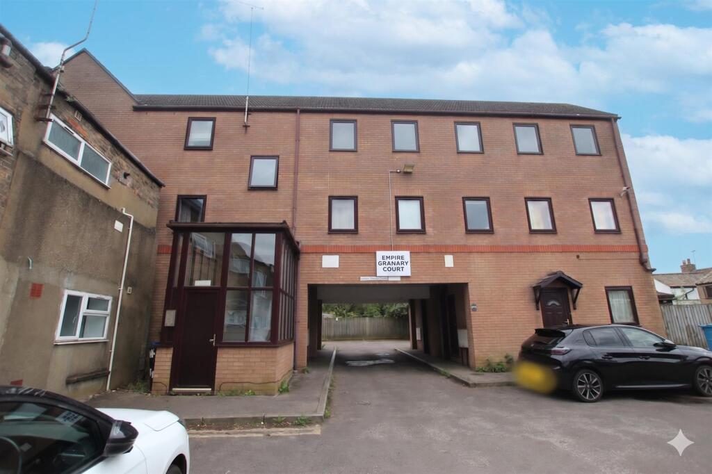 Property main image