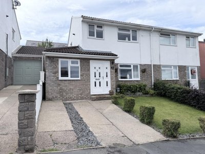 Property on Hilltop Avenue, CF37 4HZ