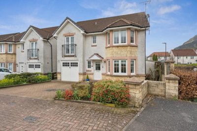 Property on Pine Crescent, FK11 7DT