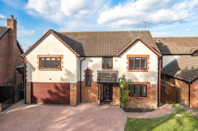 Property on Garnet Field, GU46 6FN