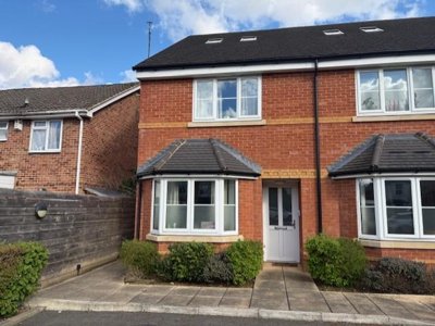 Property on RG30 1FG