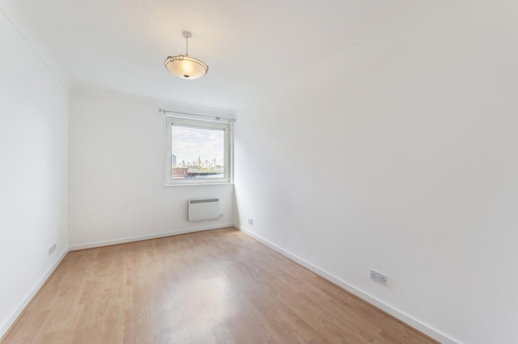 Boardwalk Place, 
South Quay, E14
