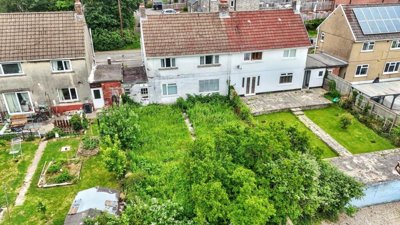 Property on CF31 4JP