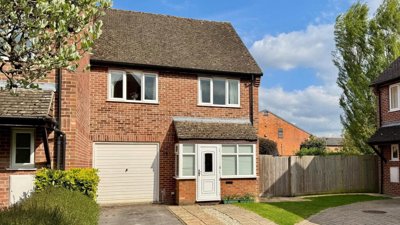 Property on Crawford Place, RG14 1XG