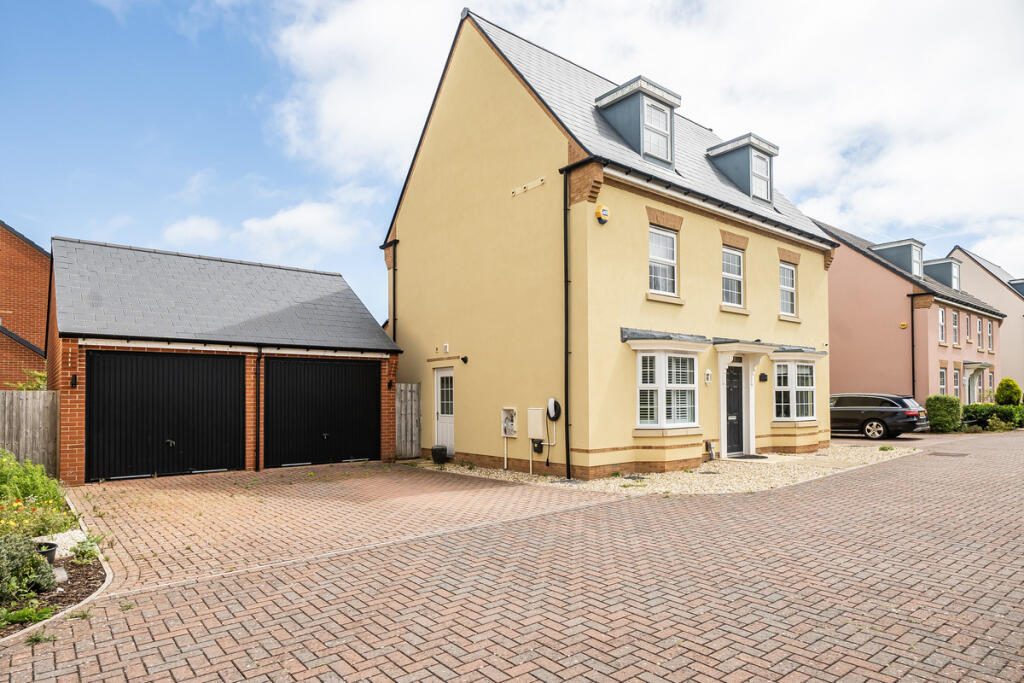 Property main image