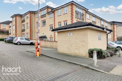 Property on Stoneleigh Road, IG5 0JX