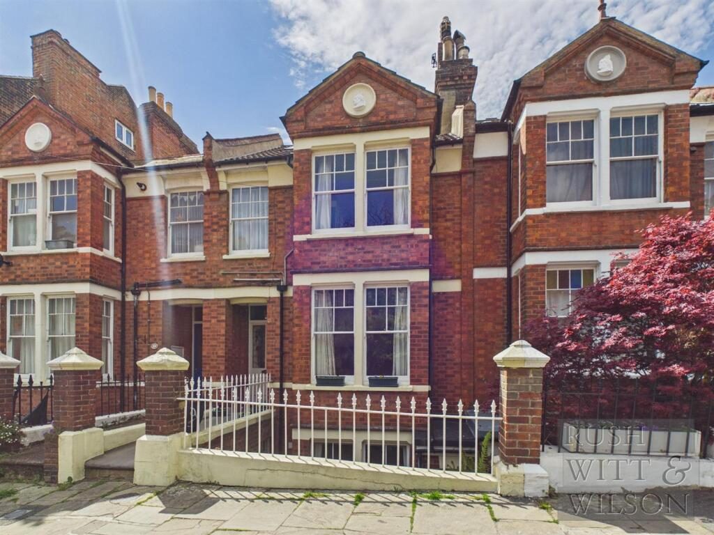 Terraced House