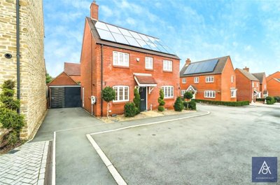 Property on Otter Close, NN13 6QY