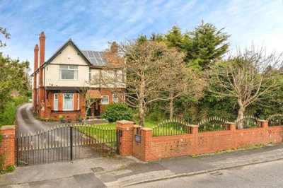 Property on Cinnamon Lane, WA2 0AP