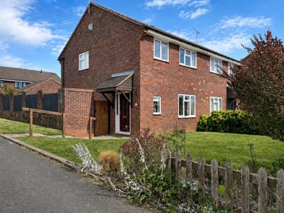 Property on Trentham Gardens, CV8 2NW
