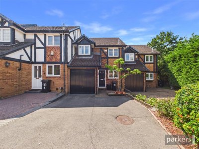 Property on Ratby Close, RG6 4ER