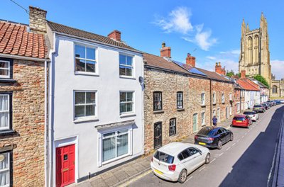 Property on St Cuthbert Street, BA5 2AW