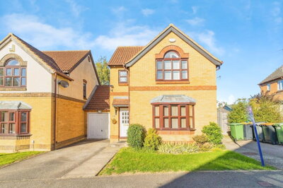 Property on The Belfry, LU2 7GA