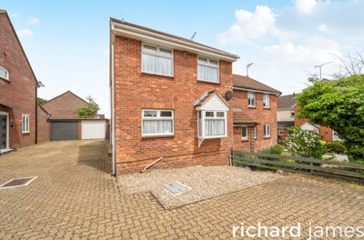 Property on Goldsborough Close, SN5 7EP