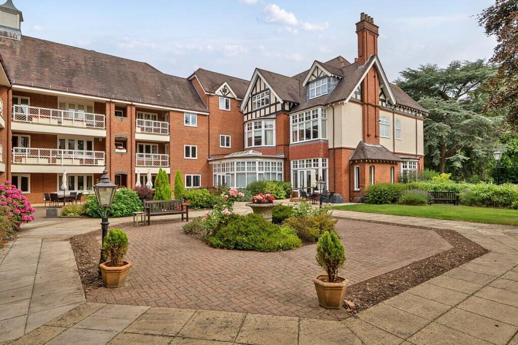 Property main image