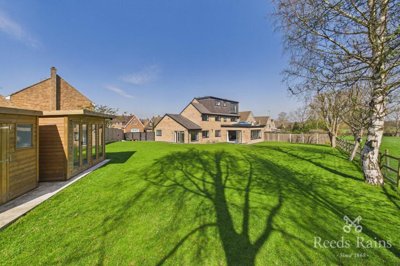 Property on Wingate Croft, WF2 6HB