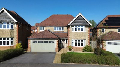 Property on Morgans Road, SN11 0FH