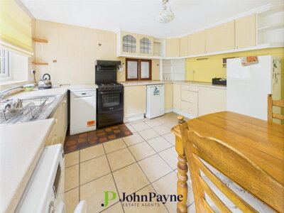 Property on Holly Walk, CV8 3AE