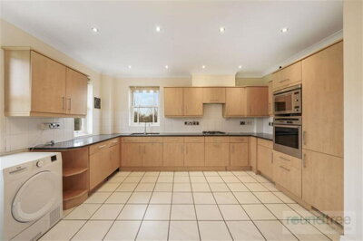 Property on Parson Street, NW4 1RE