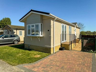 Property on Bognor Road, BN17 5DW