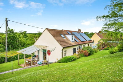 Property on Trefloyne Lane, SA70 7RG