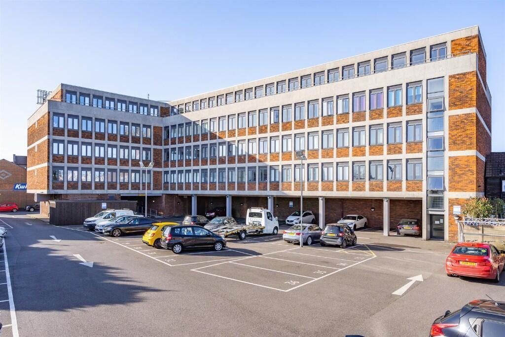 Property main image