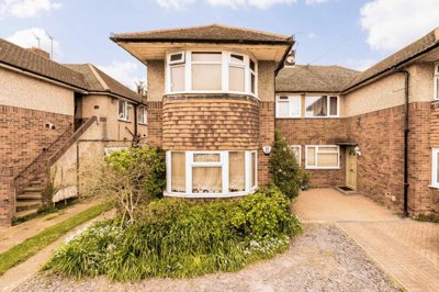 Property on Swan Road, TW13 6NE