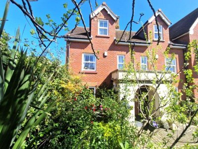 Property on Cyprus Gardens, EX8 2DP