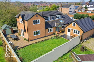 Property on York Close, DE12 7JH