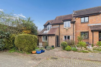 Property on Thornhill Close, HP7 0EW