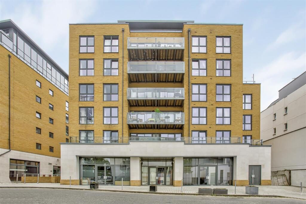 Property main image