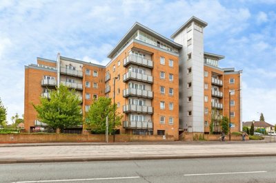 Property on Tuns Lane, SL1 2WN