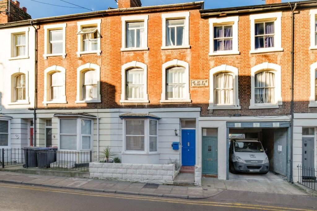 Property main image